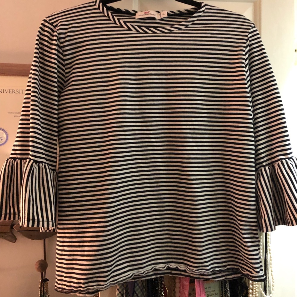Vineyard vines stripped top